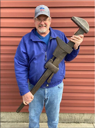 DanGBIGWrench Gaier with large wrench